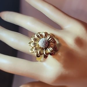 Flower and Diamond Accent ring size 8
